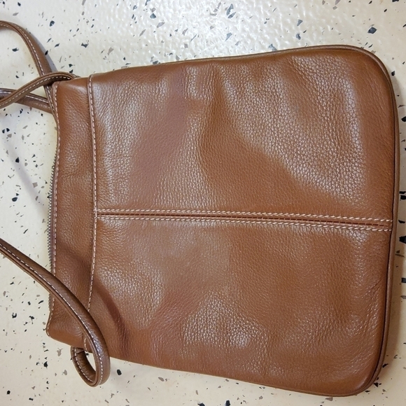 Tignanello leather crossbody purse EUC - Picture 2 of 5